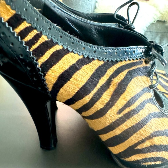 Fendi Zebra Print pony hair Size 7 1/2 - Picture 6 of 15